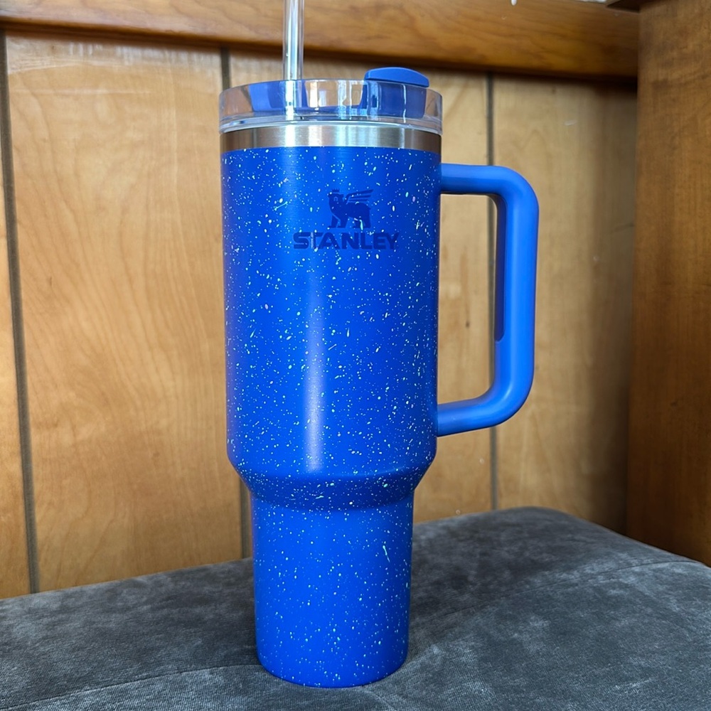 Stanley 40 oz Quencher H2.0 - Blue Deep Iris Speckle Limited Edition